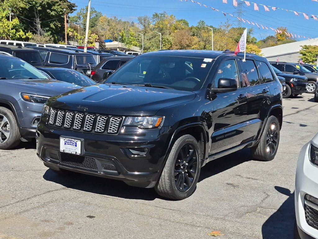 Used 2020 Jeep Grand Cherokee Altitude AWD/4WD image 1
