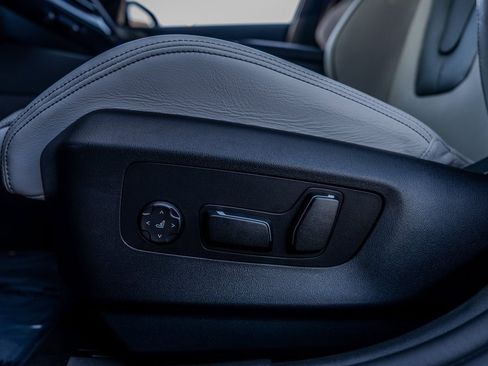 Used 2026 BMW M5 w/ Executive Package image 18