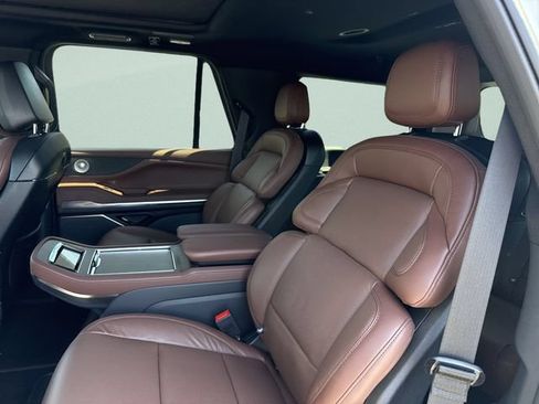 New 2026 Lincoln Navigator Reserve AWD/4WD image 26