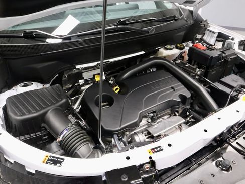 Used 2026 Chevrolet Equinox LT FWD image 19