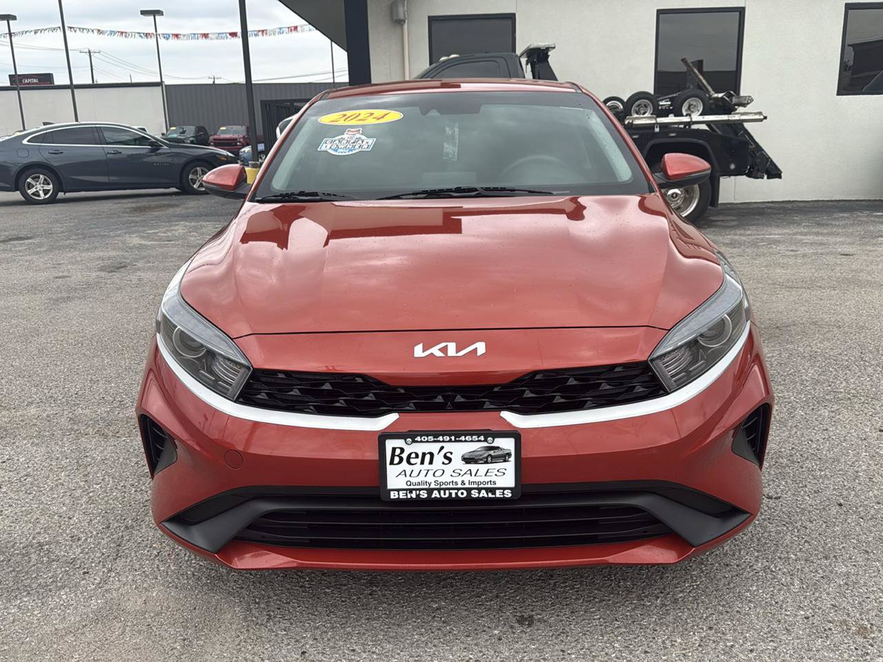 Used 2024 Kia Forte LXS w/ LXS Technology Package FWD image 3