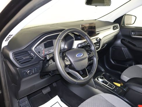 Used 2022 Ford Escape SE w/ SE Sport Appearance Package image 34