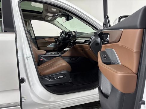 Certified 2025 Acura MDX w/ Technology Package FWD image 8