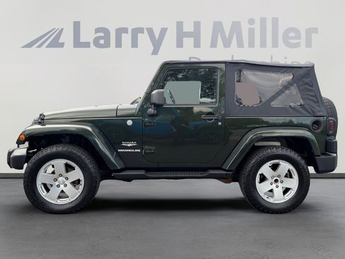Used 2010 Jeep Wrangler Sahara AWD/4WD image 2