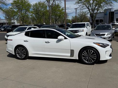 Used 2018 Kia Stinger Premium AWD/4WD image 3