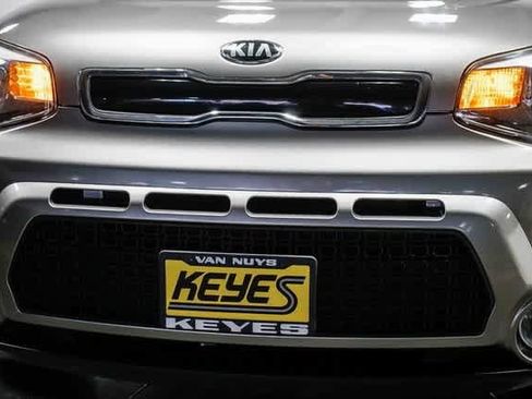 Used 2016 Kia Soul + image 8