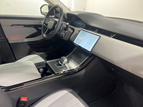 Used 2025 Land Rover Range Rover Evoque Dynamic SE image 24