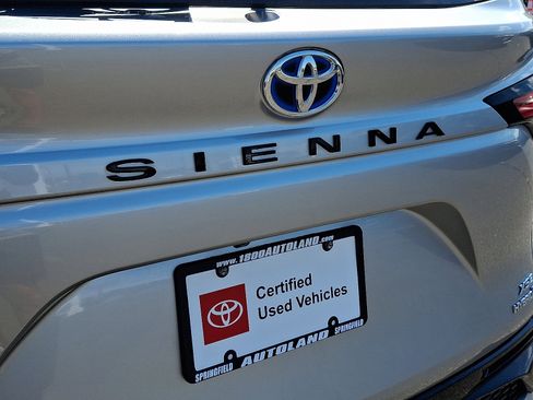 Certified 2023 Toyota Sienna XSE image 30