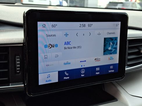 Used 2023 Ford Explorer XLT w/ Equipment Group 202A AWD/4WD image 19