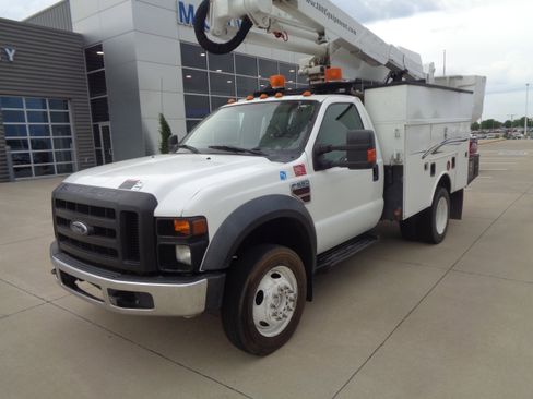 Used 2009 Ford F550 4x4 Regular Cab Super Duty image 2