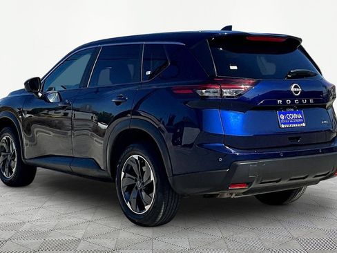 Used 2025 Nissan Rogue SV AWD/4WD image 4