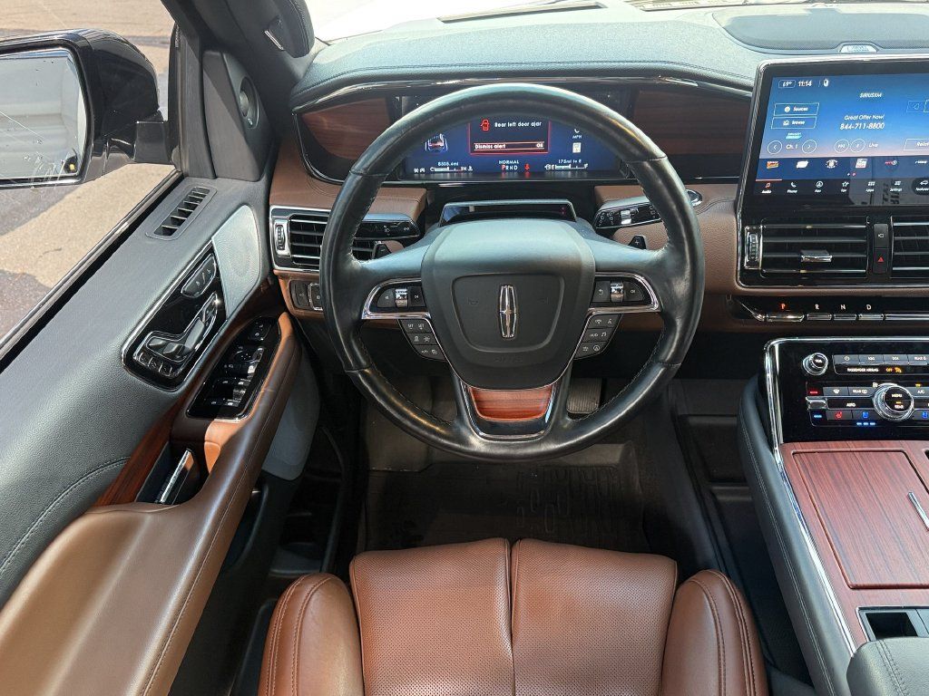 Used 2024 Lincoln Navigator Reserve AWD/4WD image 17