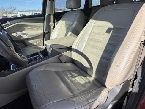 Used 2017 Ford Escape Titanium image 10