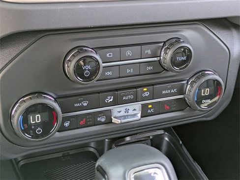 New 2025 Ford Bronco Outer Banks image 24