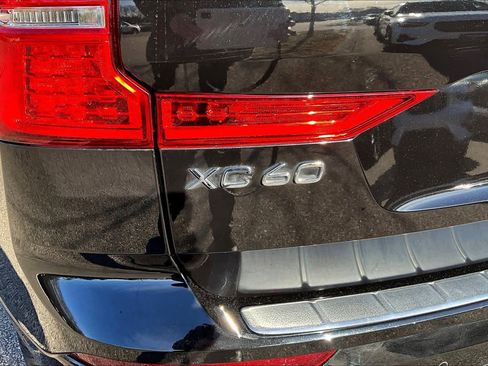 Certified 2023 Volvo XC60 B5 Plus w/ Climate Package image 29