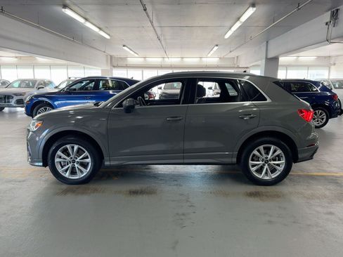 Used 2025 Audi Q3 2.0T Premium w/ Convenience Package image 2