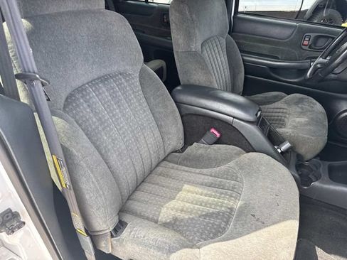 Used 2002 Chevrolet Blazer LS w/ Preferred Equipment Group RWD image 24