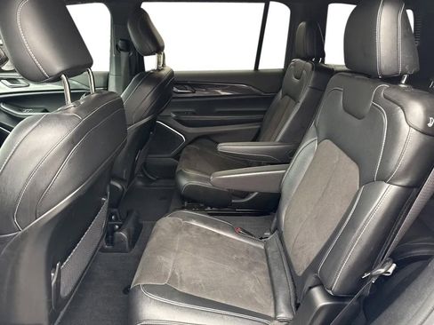 Used 2022 Jeep Grand Cherokee L Laredo image 29