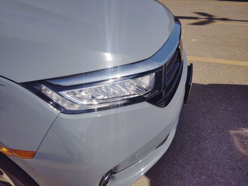 Used 2024 Honda Odyssey Elite image 7