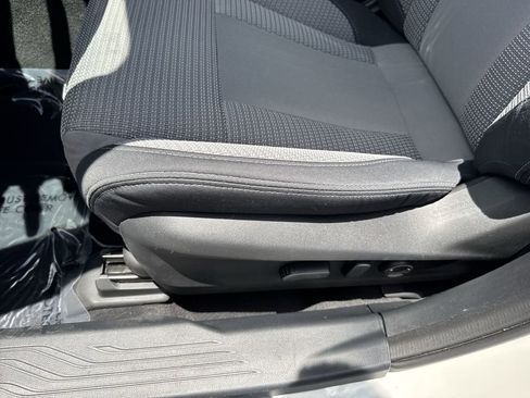 Used 2024 Subaru Outback Premium AWD/4WD image 41