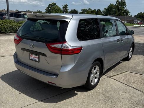 Used 2017 Toyota Sienna L FWD image 7