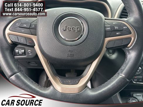 Used 2016 Jeep Cherokee Latitude w/ Comfort/Convenience Group AWD/4WD image 16
