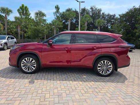 Used 2026 Toyota Highlander Platinum AWD/4WD image 8