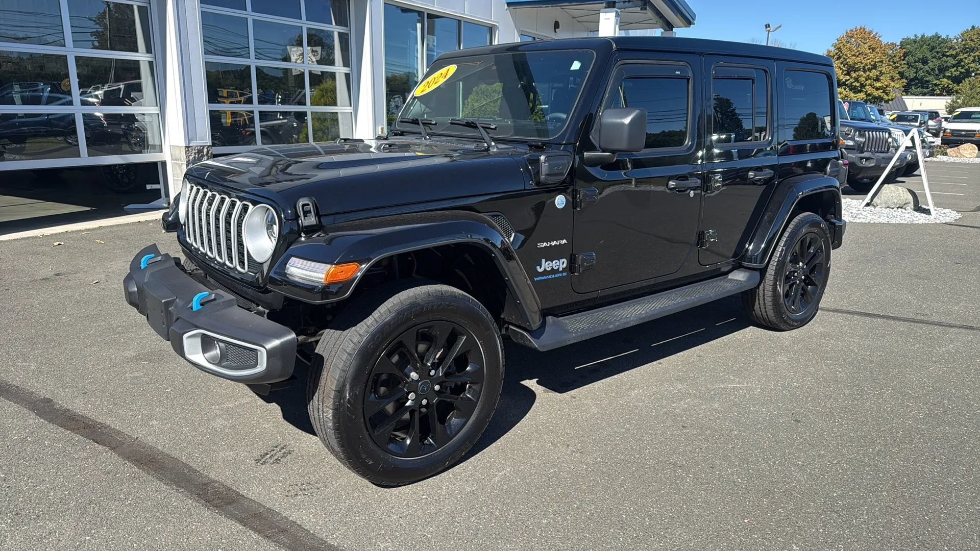 Used 2023 Jeep Wrangler Unlimited Sahara w/ Cold Weather Group AWD/4WD image 25