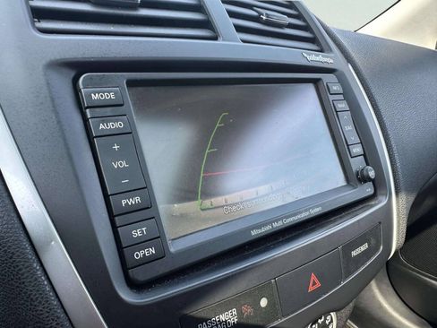 Used 2011 Mitsubishi Outlander Sport SE AWD/4WD image 32