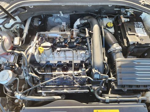 Used 2021 Volkswagen Golf 4-Door image 31