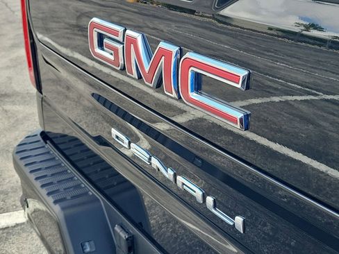 Used 2025 GMC Sierra 1500 Denali w/ Denali Reserve Package AWD/4WD image 9