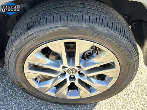 Used 2023 Toyota RAV4 XLE Premium image 12