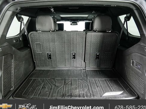 Used 2024 Chevrolet Suburban Z71 w/ Luxury Package image 33