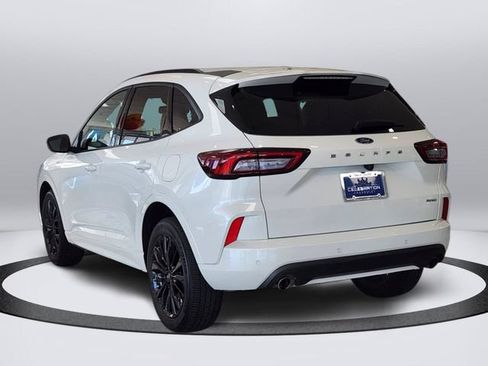 Used 2023 Ford Escape ST-Line Elite AWD/4WD image 3