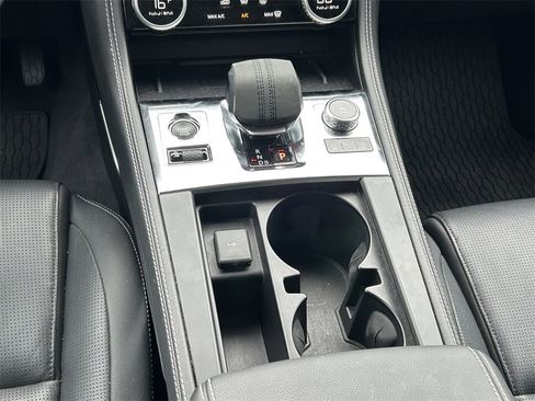 Used 2024 Jaguar F-PACE R-Dynamic S image 20