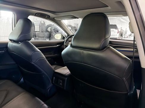Used 2023 Toyota Camry XSE AWD/4WD image 11