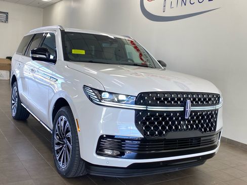 New 2025 Lincoln Navigator Black Label image 2