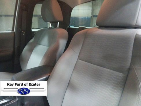 Used 2018 Toyota Tacoma SR image 17