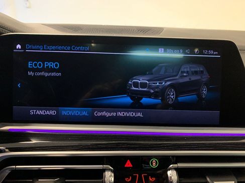 Used 2022 BMW X7 xDrive40i w/ M Sport Package AWD/4WD image 32