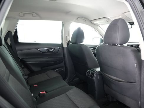 Used 2020 Nissan Rogue SV FWD image 34