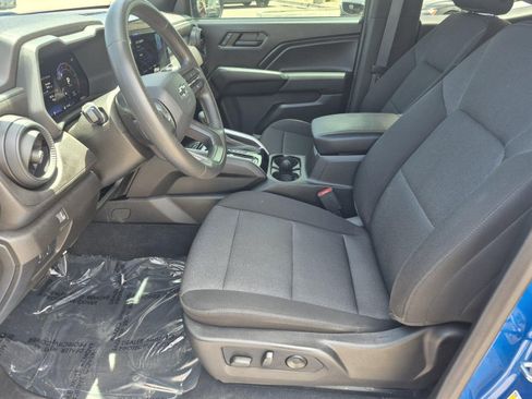 Used 2024 Chevrolet Colorado Trail Boss w/ Technology Package AWD/4WD image 16