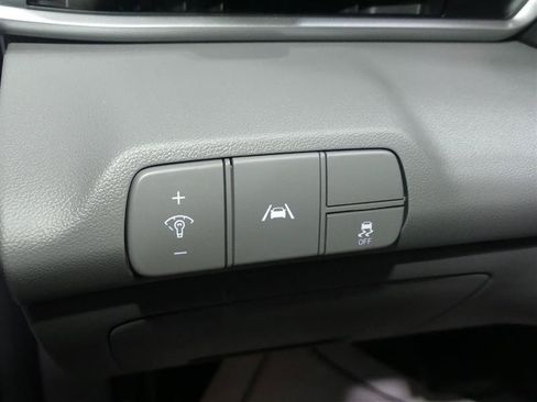 Used 2022 Hyundai Elantra SEL FWD image 28