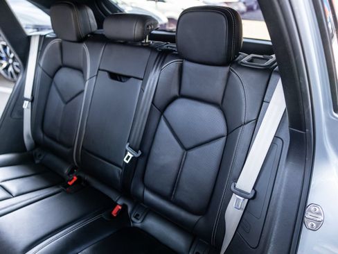 Used 2022 Porsche Macan GTS AWD/4WD image 32
