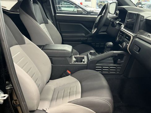 Used 2025 Toyota Tacoma TRD Off-Road image 21