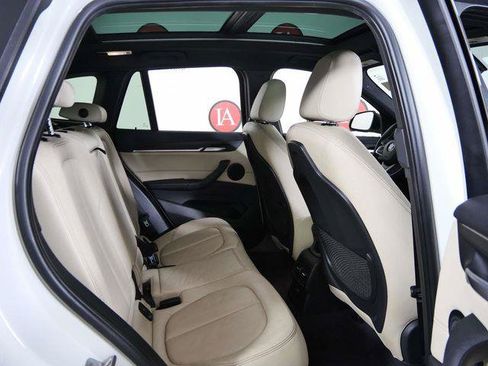 Used 2017 BMW X1 xDrive28i AWD/4WD image 12