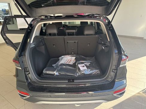 New 2025 Volkswagen Taos SEL image 16