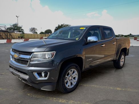 Used 2017 Chevrolet Colorado LT w/ LT Convenience Package RWD image 5