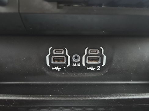 Used 2021 RAM 1500 Laramie AWD/4WD image 19