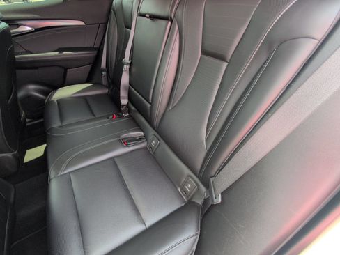 Used 2024 Buick Envision Preferred AWD/4WD image 27