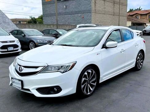 Used 2018 Acura ILX image 2